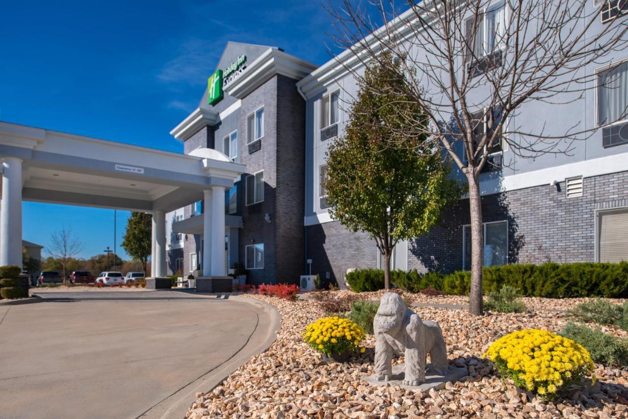Holiday Inn Express & Suites Pittsburg By Ihg Exteriör bild