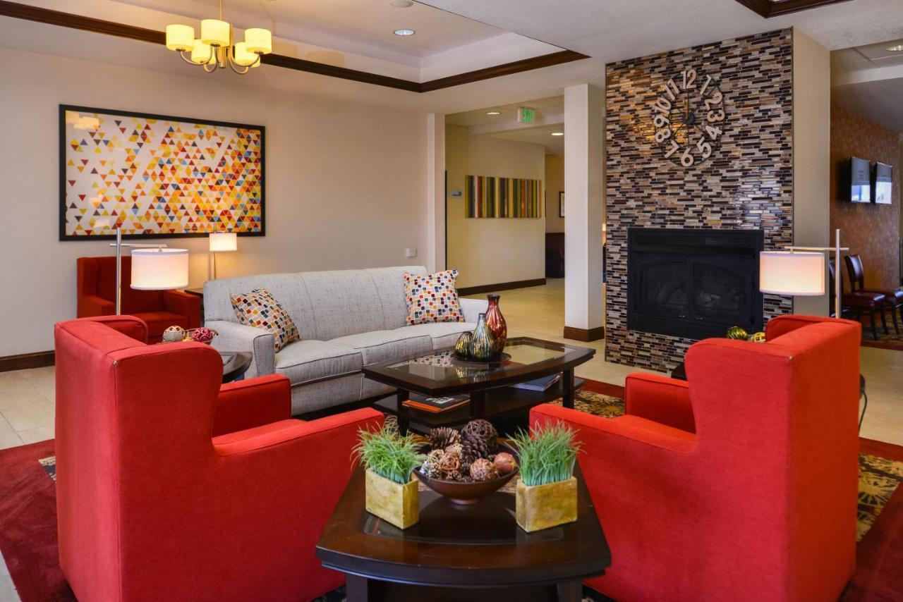Holiday Inn Express & Suites Pittsburg By Ihg Exteriör bild
