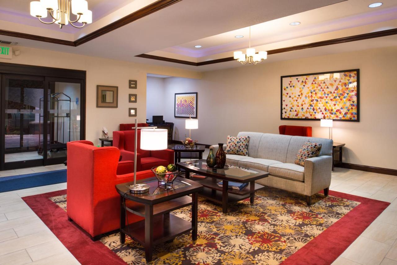 Holiday Inn Express & Suites Pittsburg By Ihg Exteriör bild