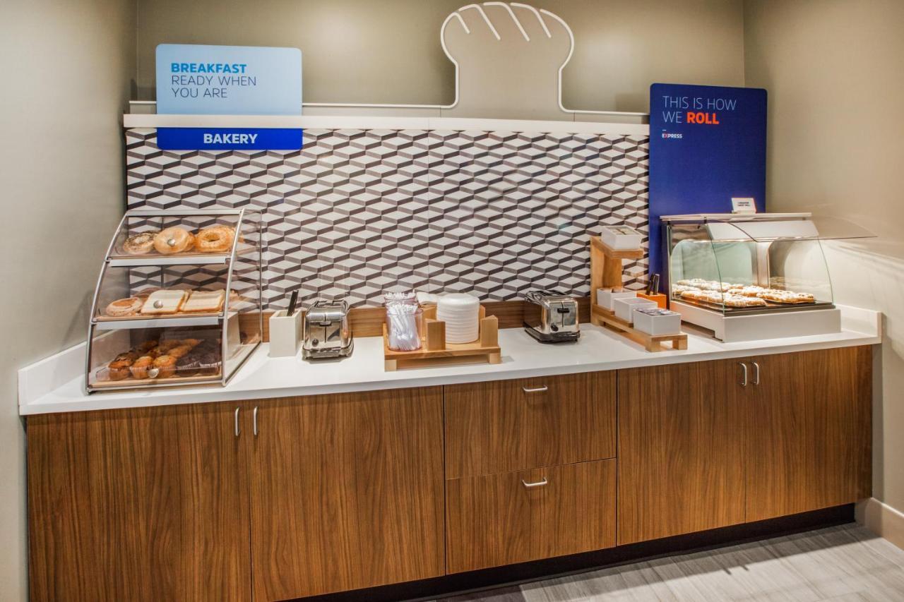 Holiday Inn Express & Suites Pittsburg By Ihg Exteriör bild