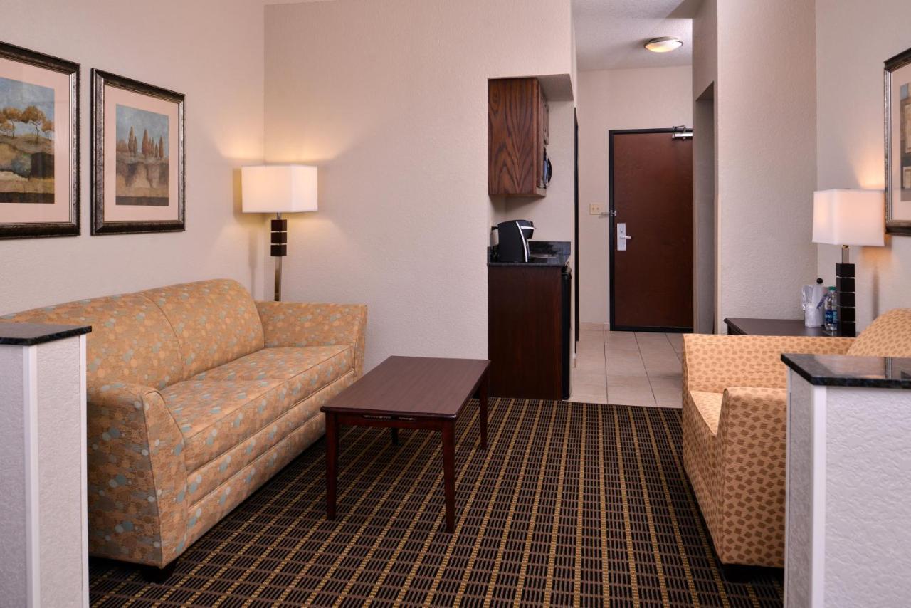 Holiday Inn Express & Suites Pittsburg By Ihg Exteriör bild