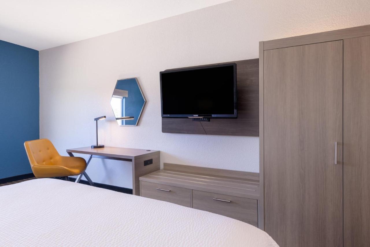 Holiday Inn Express & Suites Pittsburg By Ihg Exteriör bild