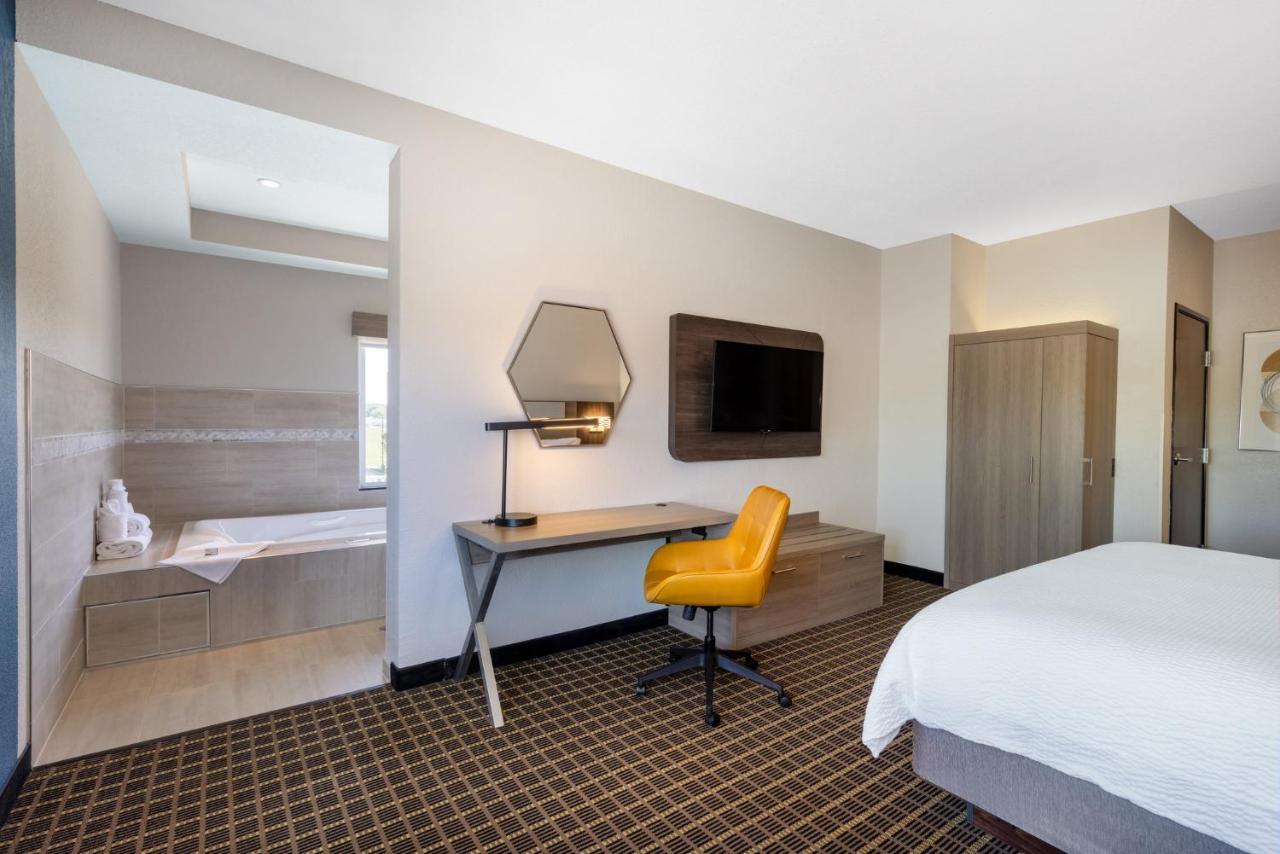 Holiday Inn Express & Suites Pittsburg By Ihg Exteriör bild