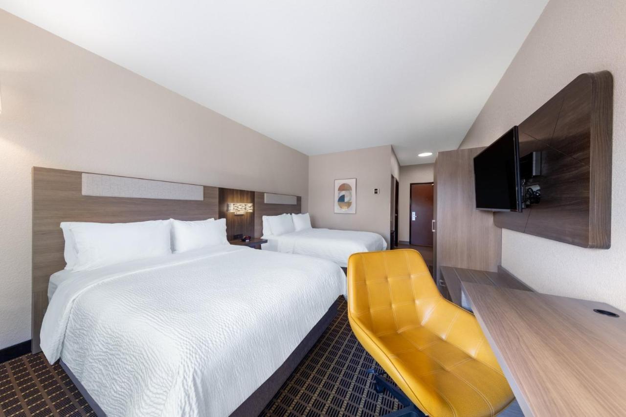 Holiday Inn Express & Suites Pittsburg By Ihg Exteriör bild