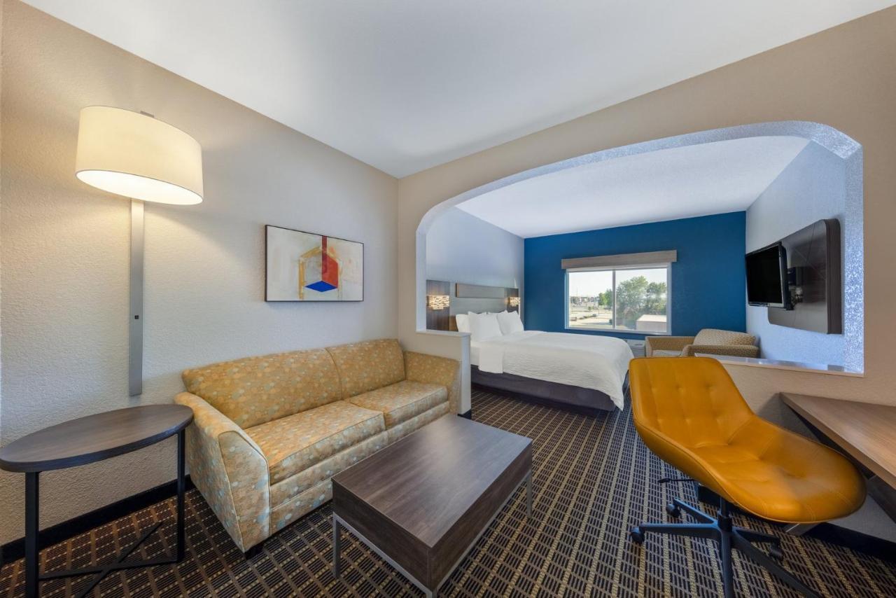 Holiday Inn Express & Suites Pittsburg By Ihg Exteriör bild