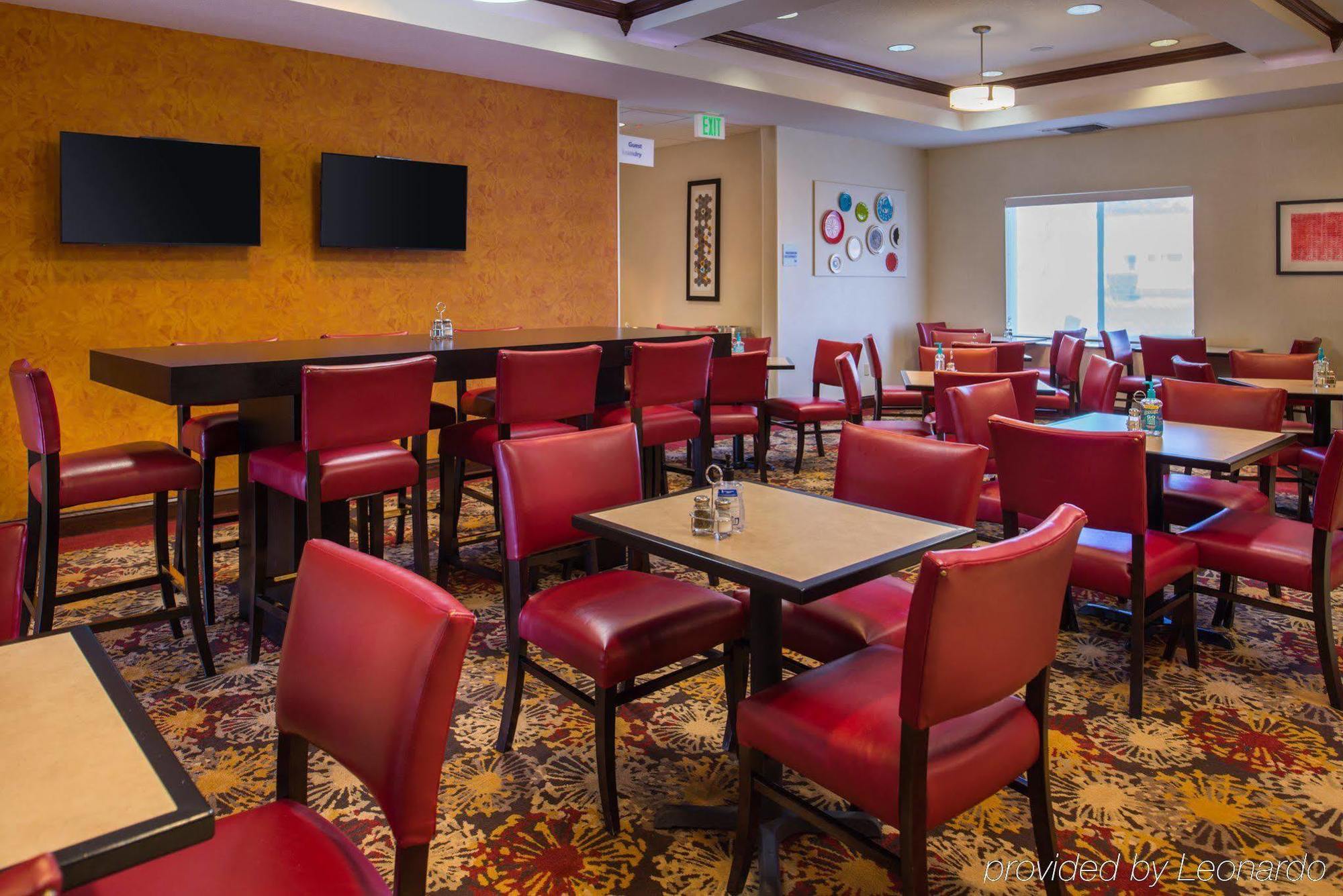 Holiday Inn Express & Suites Pittsburg By Ihg Exteriör bild