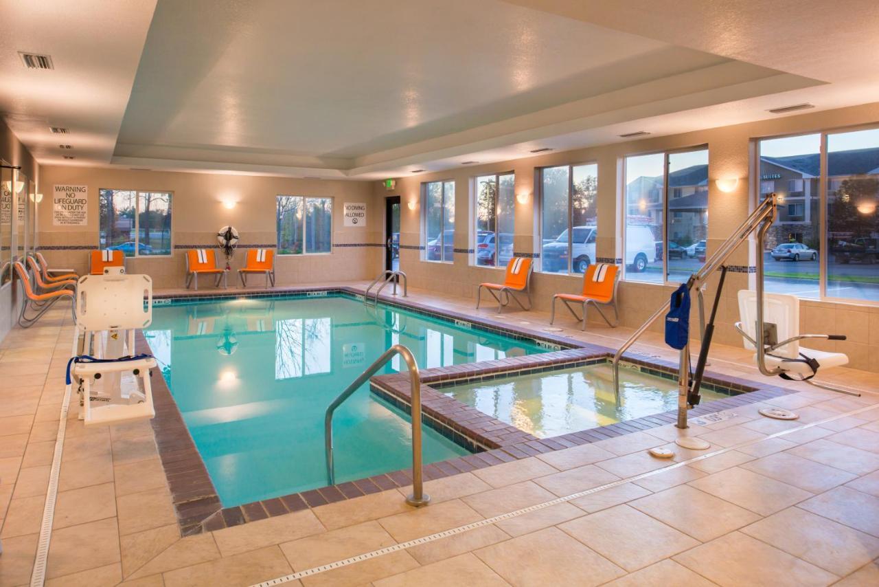 Holiday Inn Express & Suites Pittsburg By Ihg Exteriör bild
